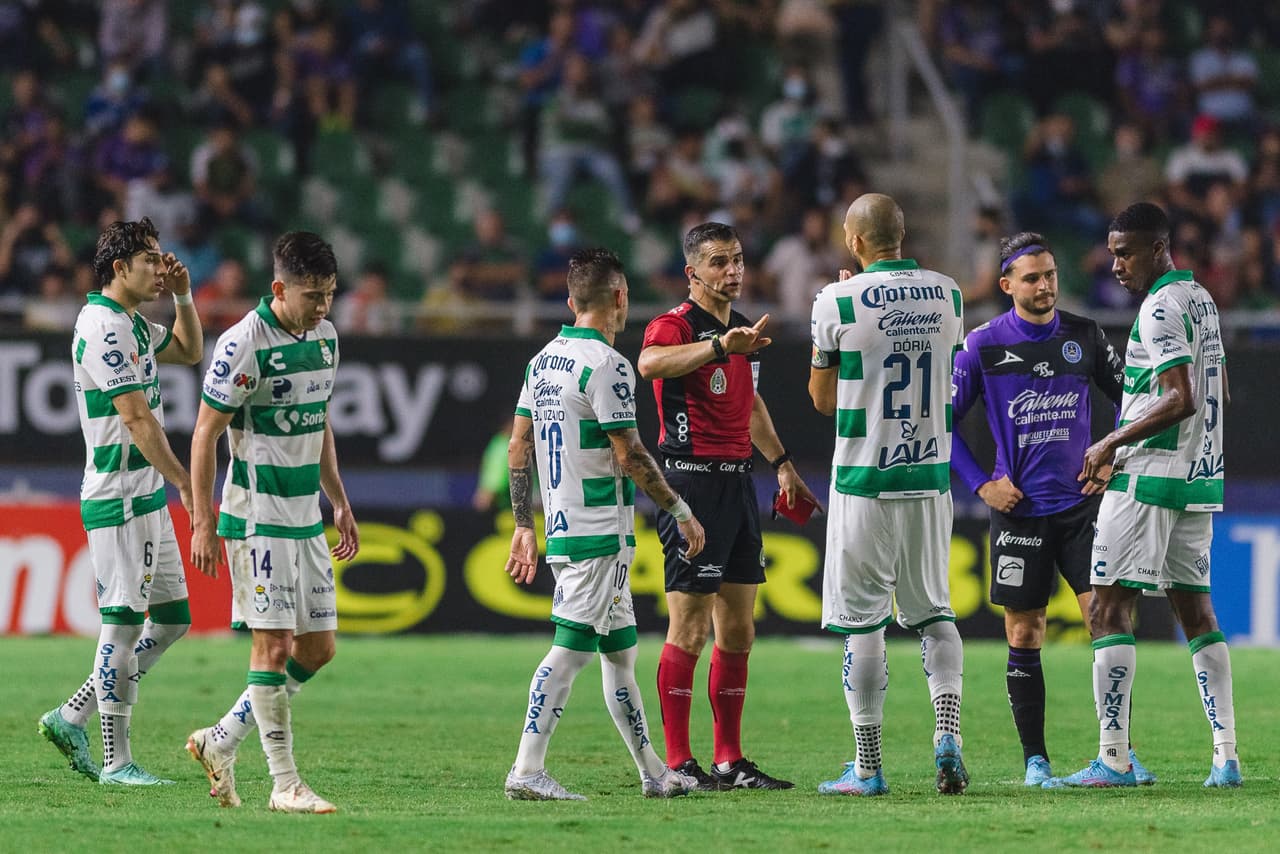 Mazatlán venció 1-0 a Santos en la Jornada 15 con gol de Gonzalo Sosa.