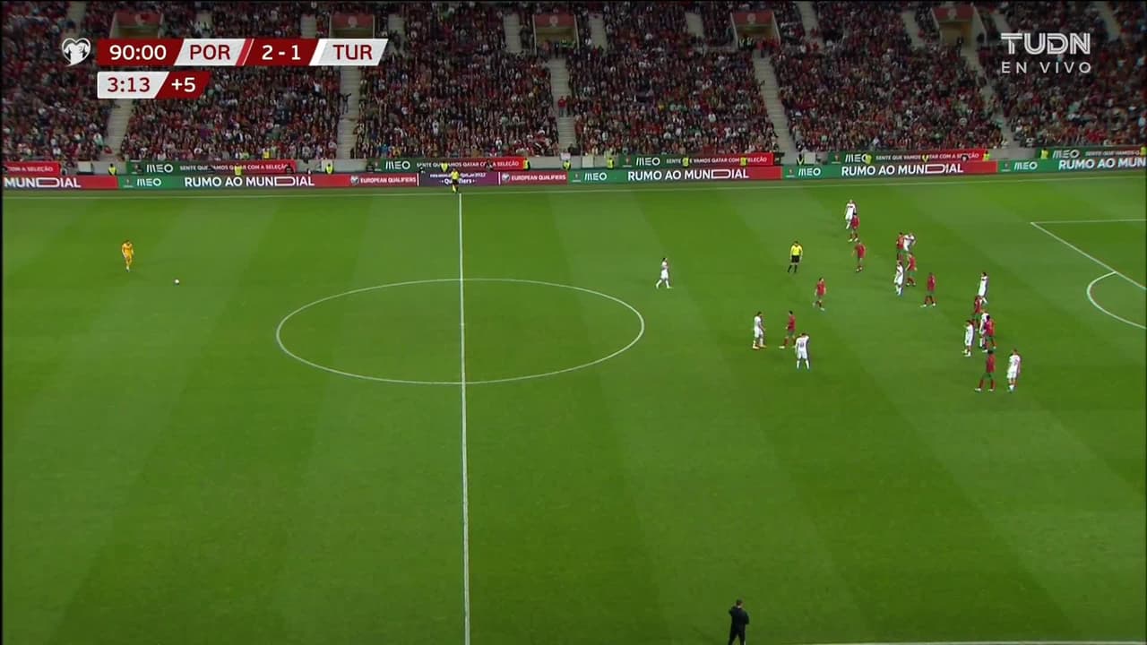 ¡GOL!  anota para Portugal. Matheus Nunes