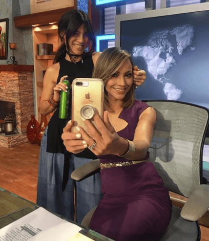 El color favorito de Satcha Pretto es el morado: le gusta lucir linda y a la moda.