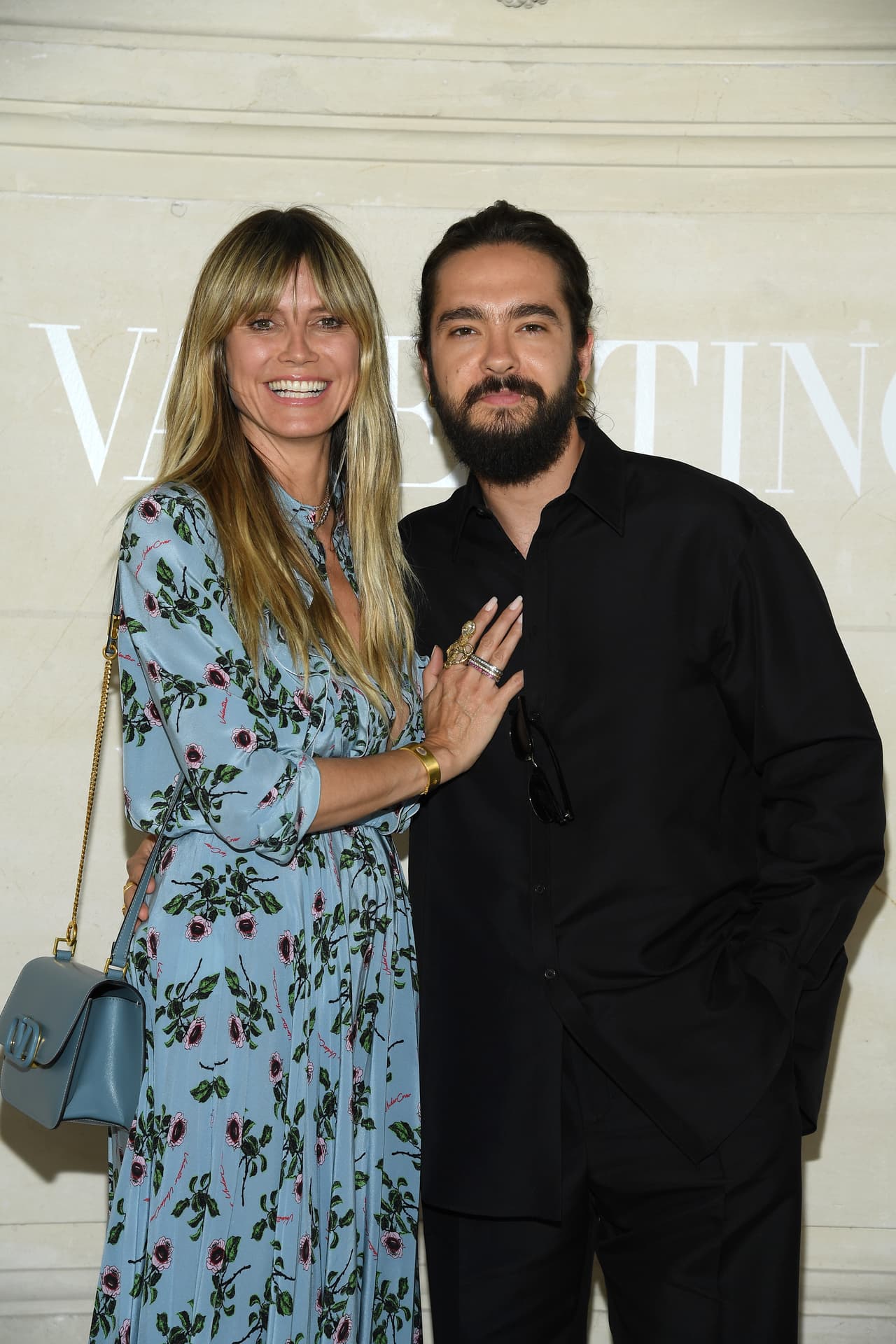 Asi mismo, medios de comunicación como 
<a href="https://mx.hola.com/actualidad/20190703145221/heidi-klum-tom-kaulitz-boda-secreta/" target="_blank">¡Hola!</a> y 
<a href="https://www.vanitatis.elconfidencial.com/celebrities/2019-07-04/heidi-klum-tom-kaulitz-boda-secreta_2105211/" target="_blank">Vanitatis</a>, que citan a la revista alemana Bunte, divulgaron que Heidi Klum se casó, precisamente la fecha antes mencionada la cual coincide con el inicio de su historia de amor.