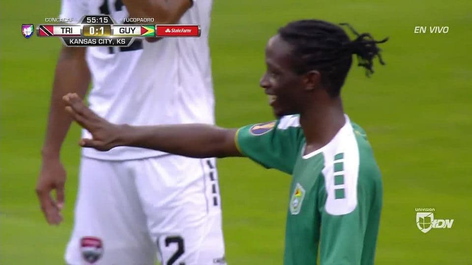 Tiro desviado de Sheldon Holder