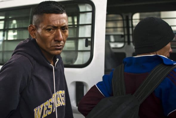 La Administración del Presidente Barack Obama alista una iniciativa de ley de reforma migratoria que enviará al legislativo en caso que el Congreso no haga nada en un plazo de cuatro a seis semanas. El diario USA Today reportó el sábado que la iniciativa presidencial permitiría que los indocumentados que califiquen se convertirían en residentes legales permanentes en un plazo de ocho años. Ver toda la información