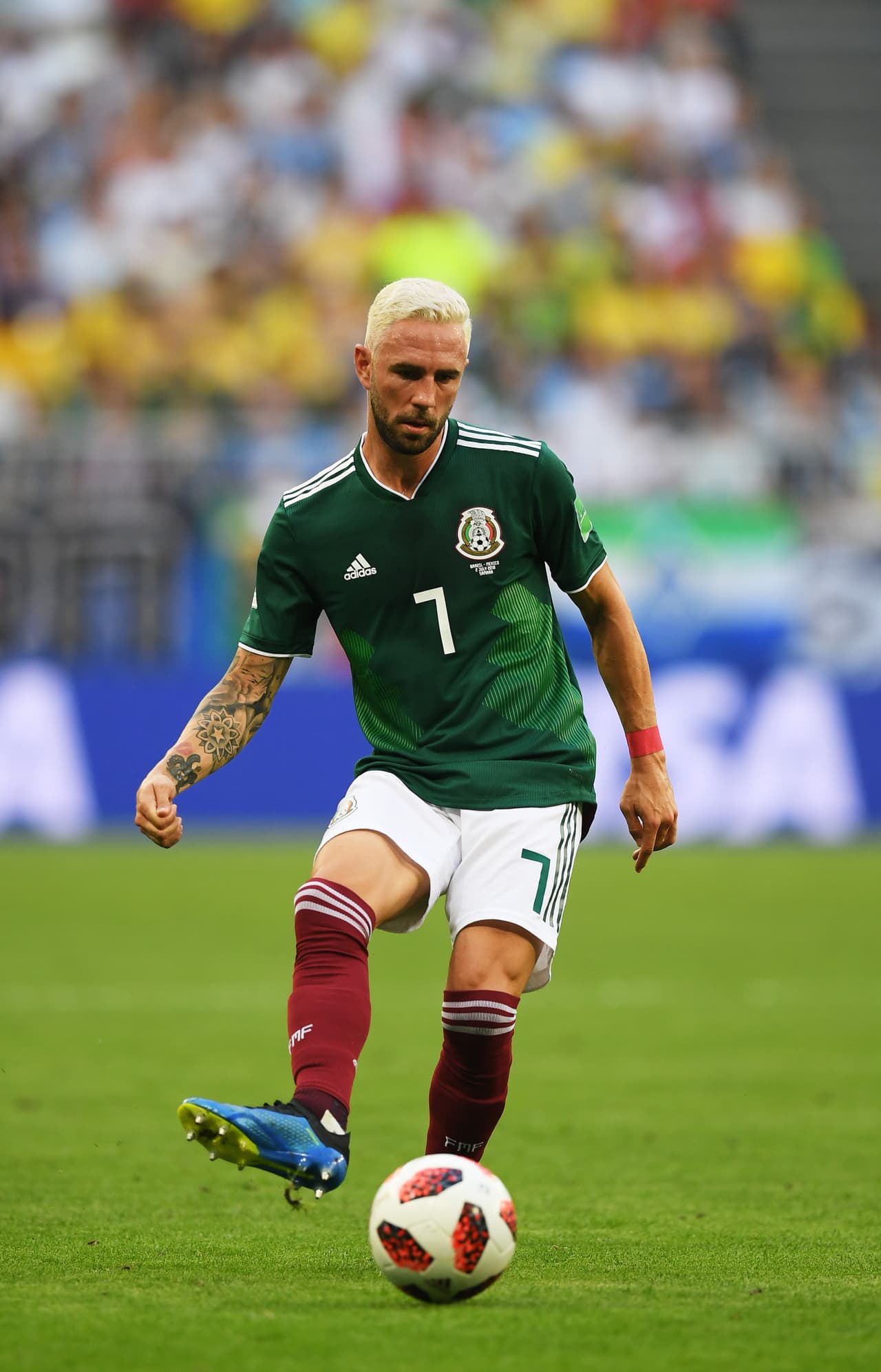 <b>Miguel Layún: </b>fue quien perdió la marca de Neymar en el primer gol brasileño. Entró desconectado al partido, en defensa no ayudó como se esperaba y en ataque erró la mayoría de sus conexiones.