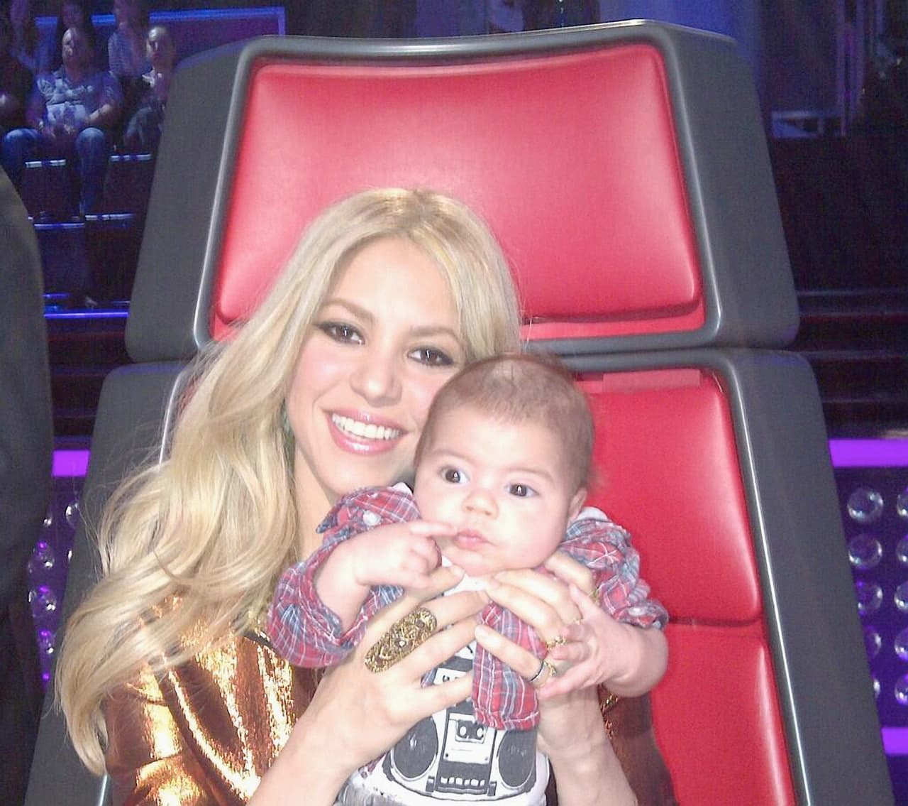 Incluso, en una de las emisiones de 'The Voice', la intérprete de 'La Bicicleta' presentó ante los televidentes al pequeño Milan.