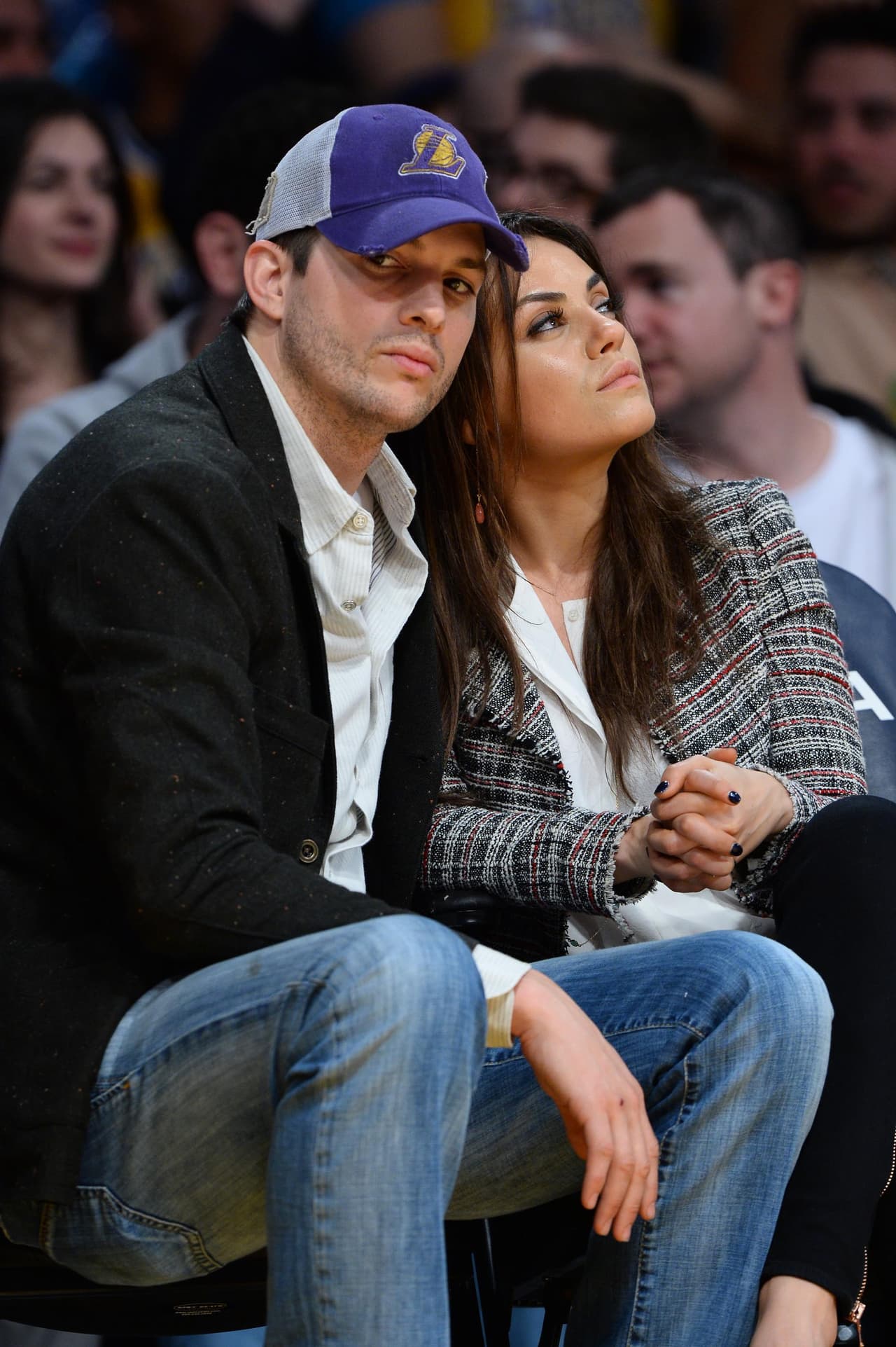 En el 2013 ya aparecían en público, y en el 2014 Ashton le pedía matrimonio.