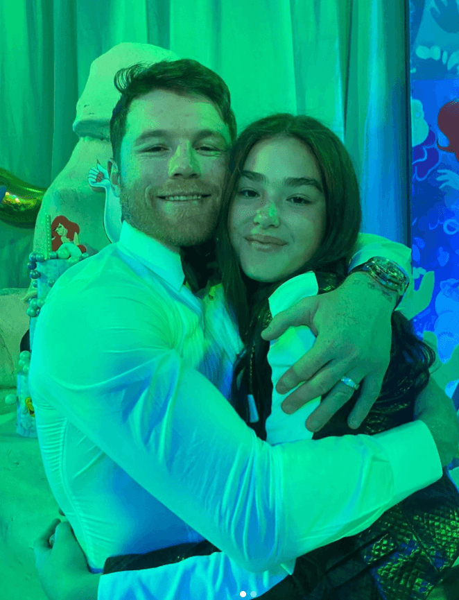 “Justo fue lo primero que se me vino a la mente, mi papá hizo la pelea el día de los 200 años de Jalisco y dije 'de qué otra forma que no sea relacionada al deporte puedo representar a Jalisco'”, relató al citado programa.