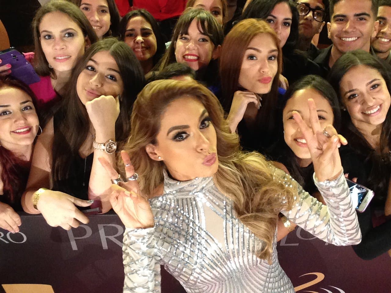 Gali y su sweet duck face, súper guapa.