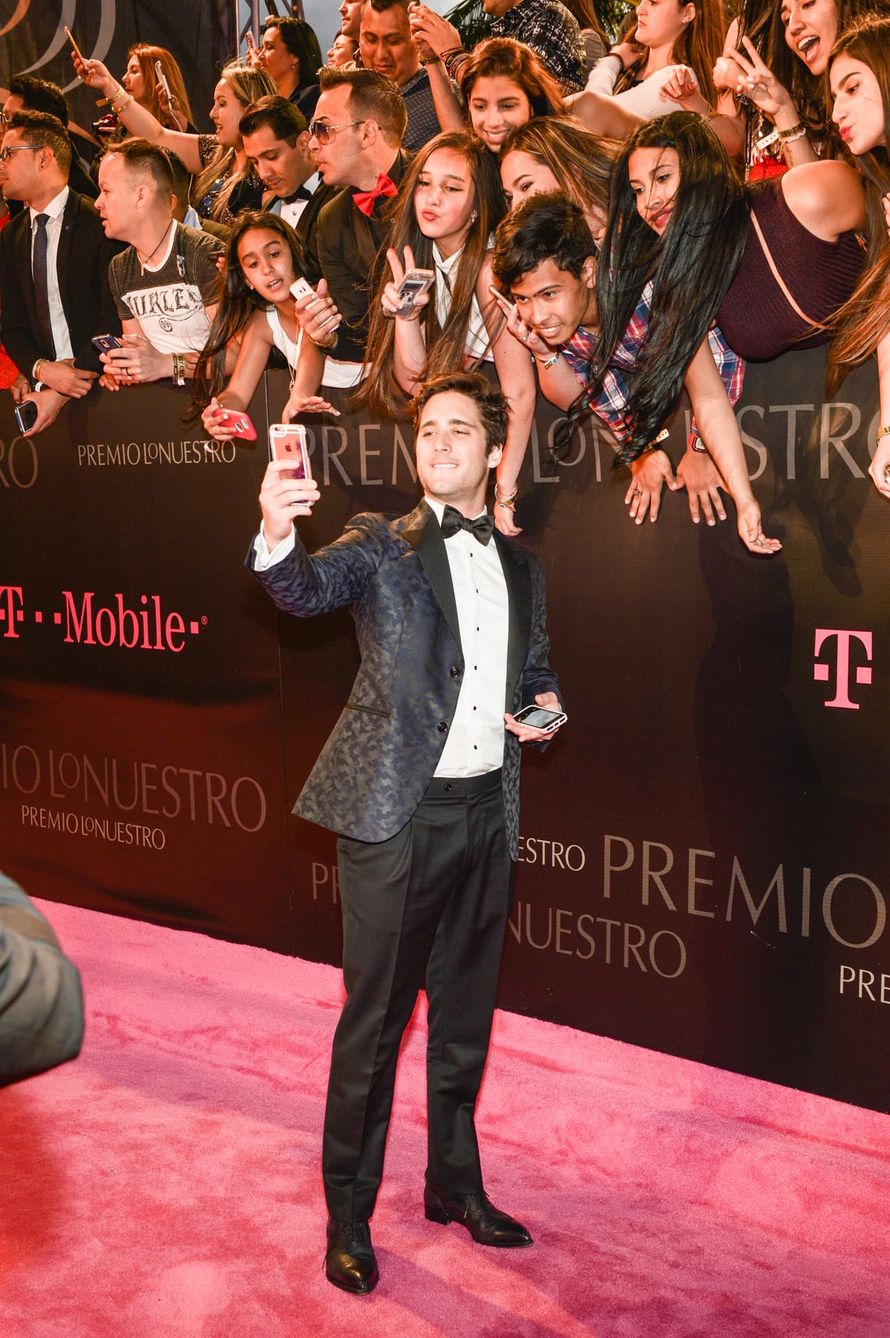 No dejó ir la foto del recuerdo.