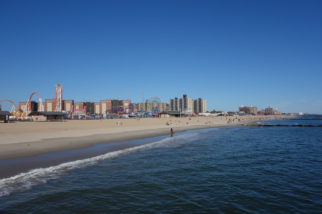Identifican el cuerpo del adolescente de 15 años desaparecido en aguas turbulentas de Coney Island