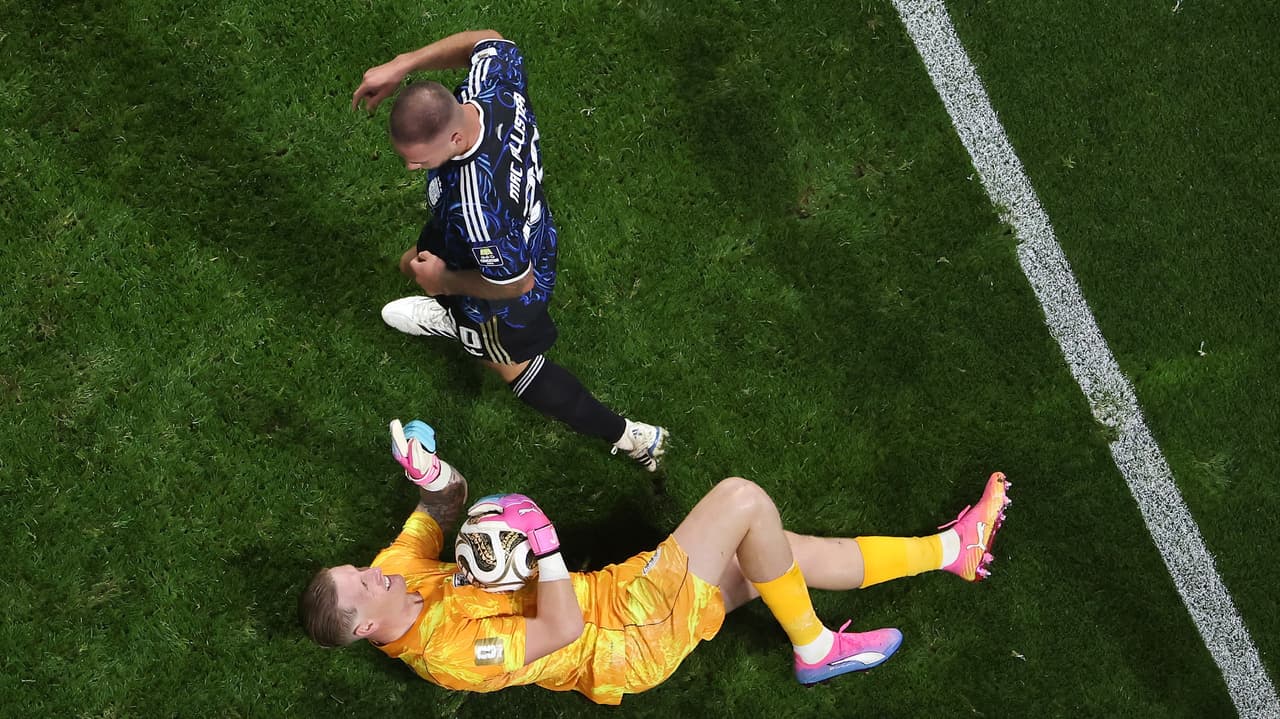 Messi y jugadores de Argentina 'roban acordeón' de Pickford planeado para penales