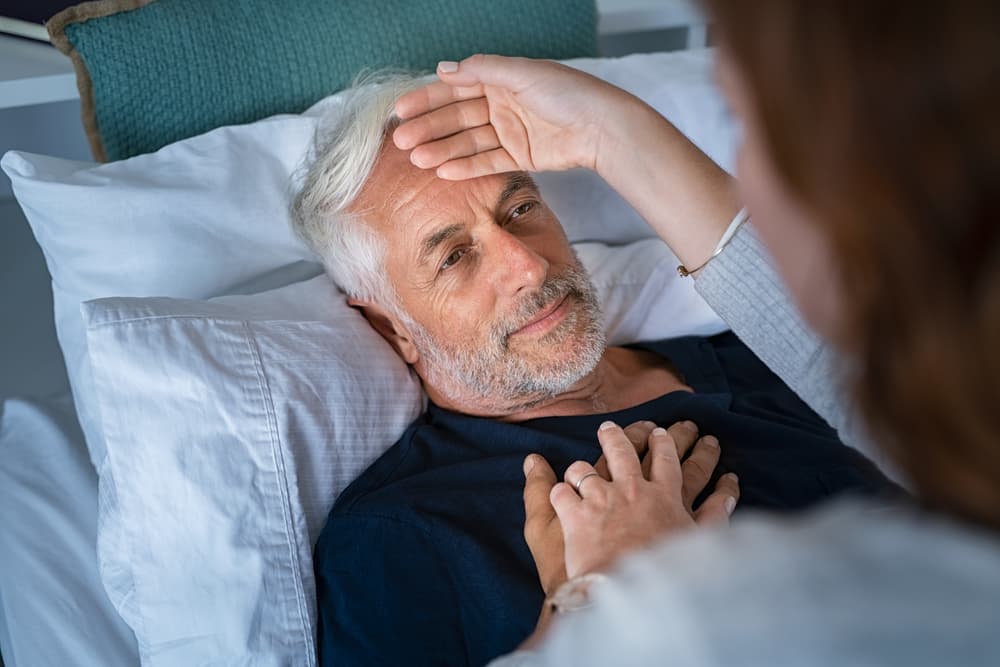 Además, algunas personas experimentaron síntomas más comunes de covid-19 como fiebre, tos o pérdida del olfato o del gusto.