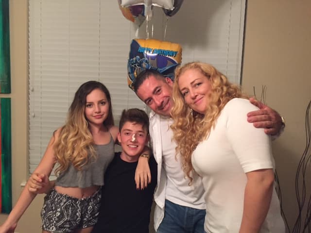 Matt es un chico que sabe bien lo que es no perder la esperanza. Ha logrado alcanzar sus sueños y todo lo logrado es gracias a su familia.