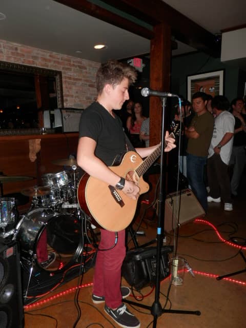 Matt es un chico que sabe bien lo que es no perder la esperanza. Ha logrado alcanzar sus sueños y todo lo logrado es gracias a su familia.