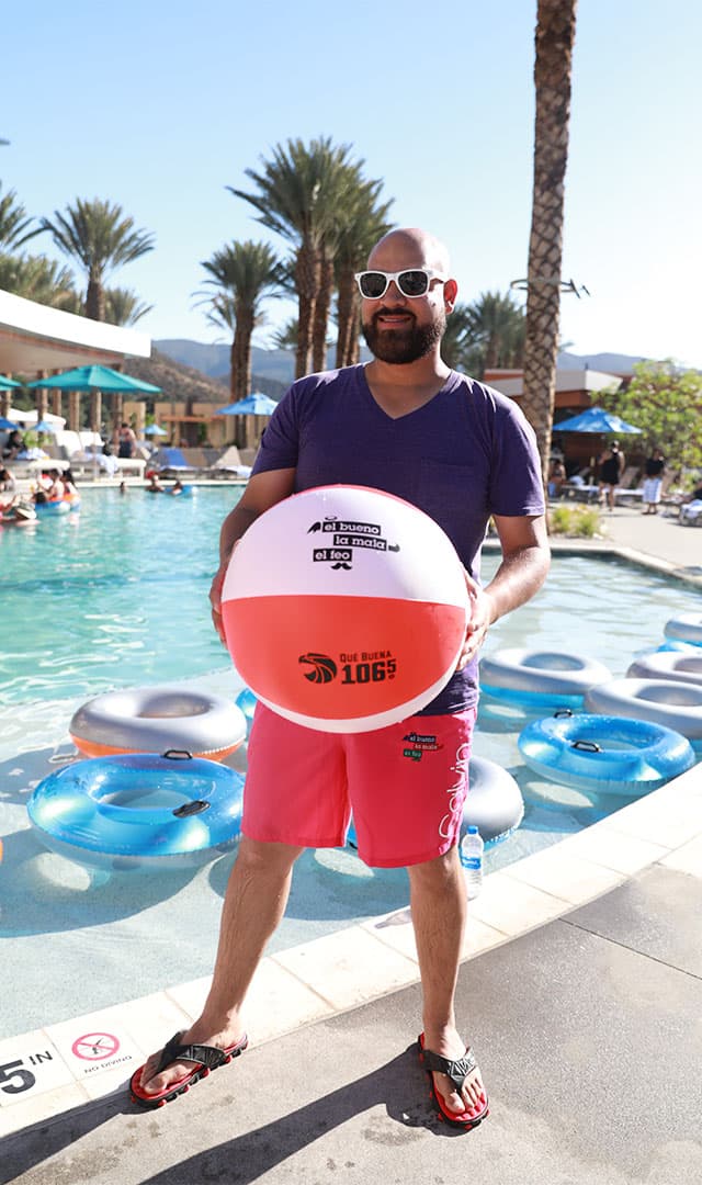 Y es que nuestro 
<b>Pelón</b> no es sino un niño grande (por eso le encantan tanto los juguetes).