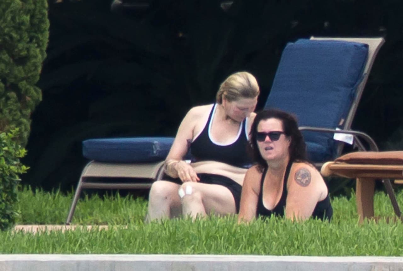 O simplemente, son dos amigas compartiendo un lindo rato.