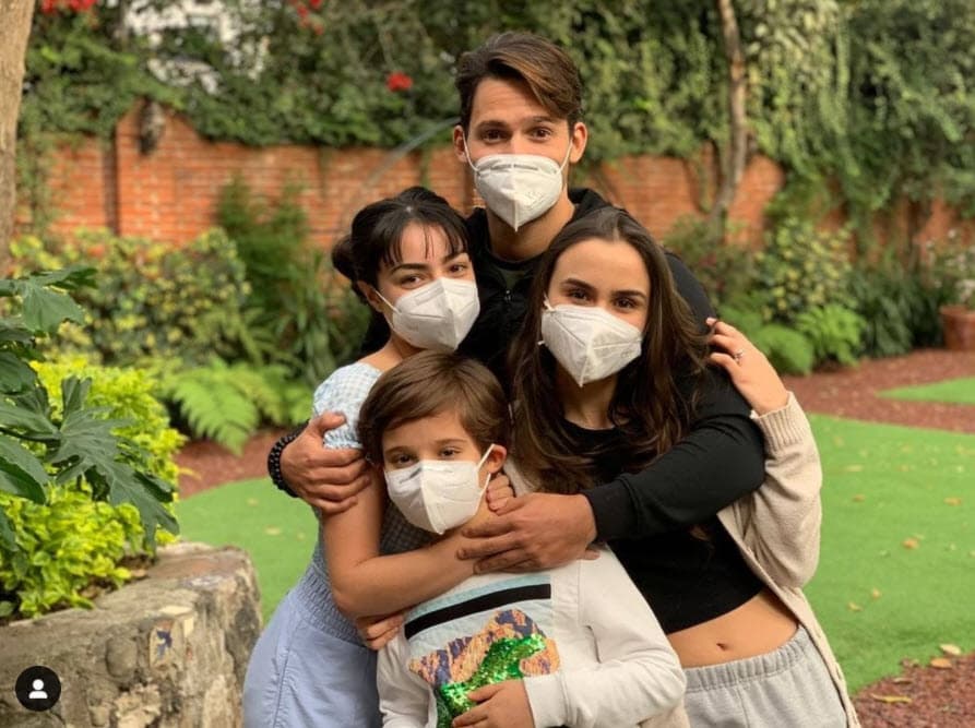 Contó que en su casa están orgullosos de ver que llegó a una telenovela. 
<br>