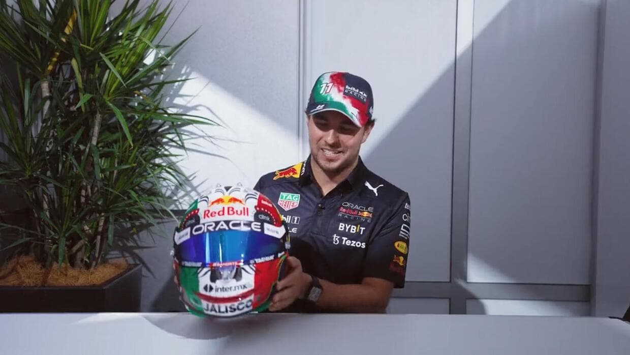 'Checo' Pérez presentó su espectacular casco para el Gran Premio de México