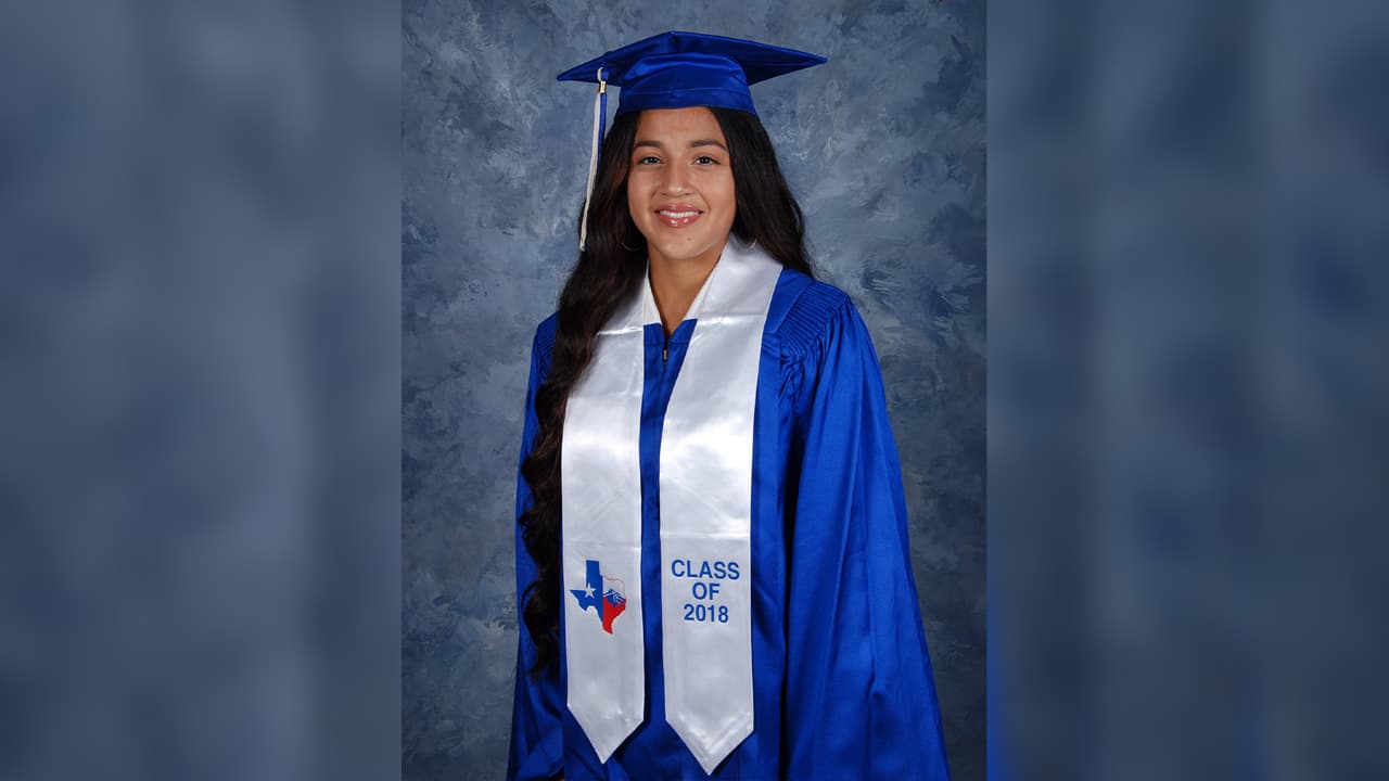 En su cuenta de Twitter y con esta fotografía, la preparatoria César E. Chávez High School envió sus oraciones a la familia de Vanessa Guillén.