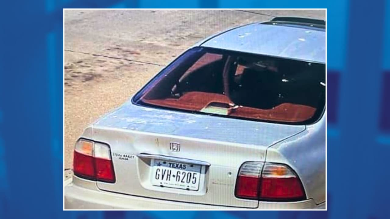 Fotografía del vehículo en el que Oved Bernardo Mendoza Argueta huyó del lugar, según la Policía de Irving.