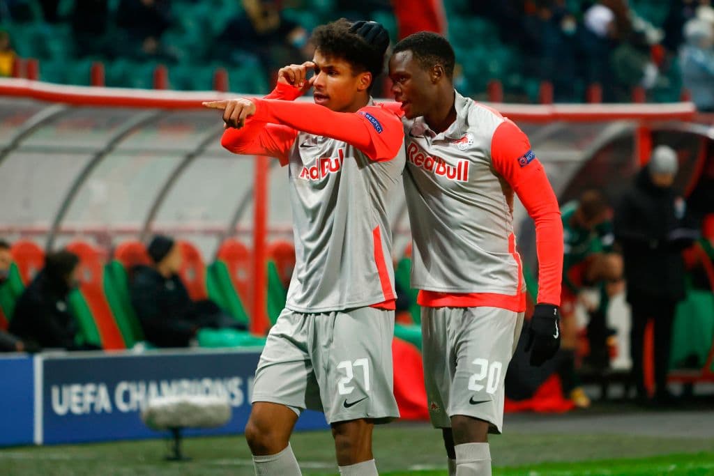 Berisha (28’, 41’) marcó doblete, Miranchuk (79’) descotó por la vía penal y Adeyemi (81’) selló la victoria. Con este triunfo, obligan a los del ‘Cholo’ a obtener un buen resultado ante el Bayern para pensar en la siguiente ronda.