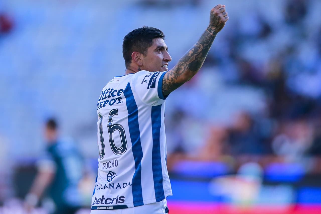 Los Tuzos jugaron mejor los dos tiempos en la cancha del Hidalgo y en 10 minutos abrieron el marcador con una jugada a balón parado que el ‘Pocho’ Guzmán se encargó de meter con la frente.