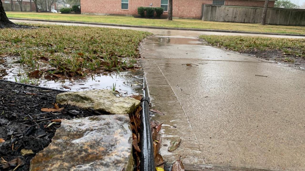 La lluvia ha dicho presente este domingo en la tarde en algunas zonas del área de Houston.