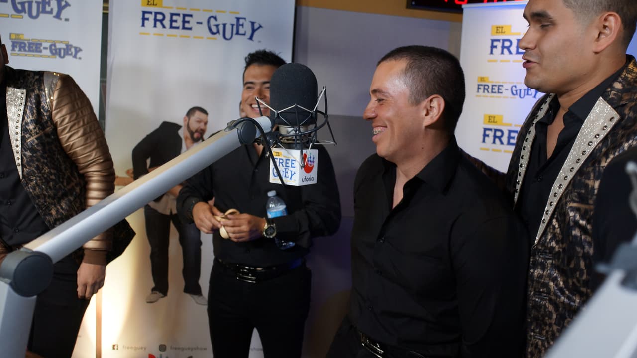 Banda Los Recoditos nos presentó en primicia su nuevo disco 'Los Gustos Que Me Doy' y armaron tremendo relajo con La Bronca, El Tambochi y El Compa Ivan.