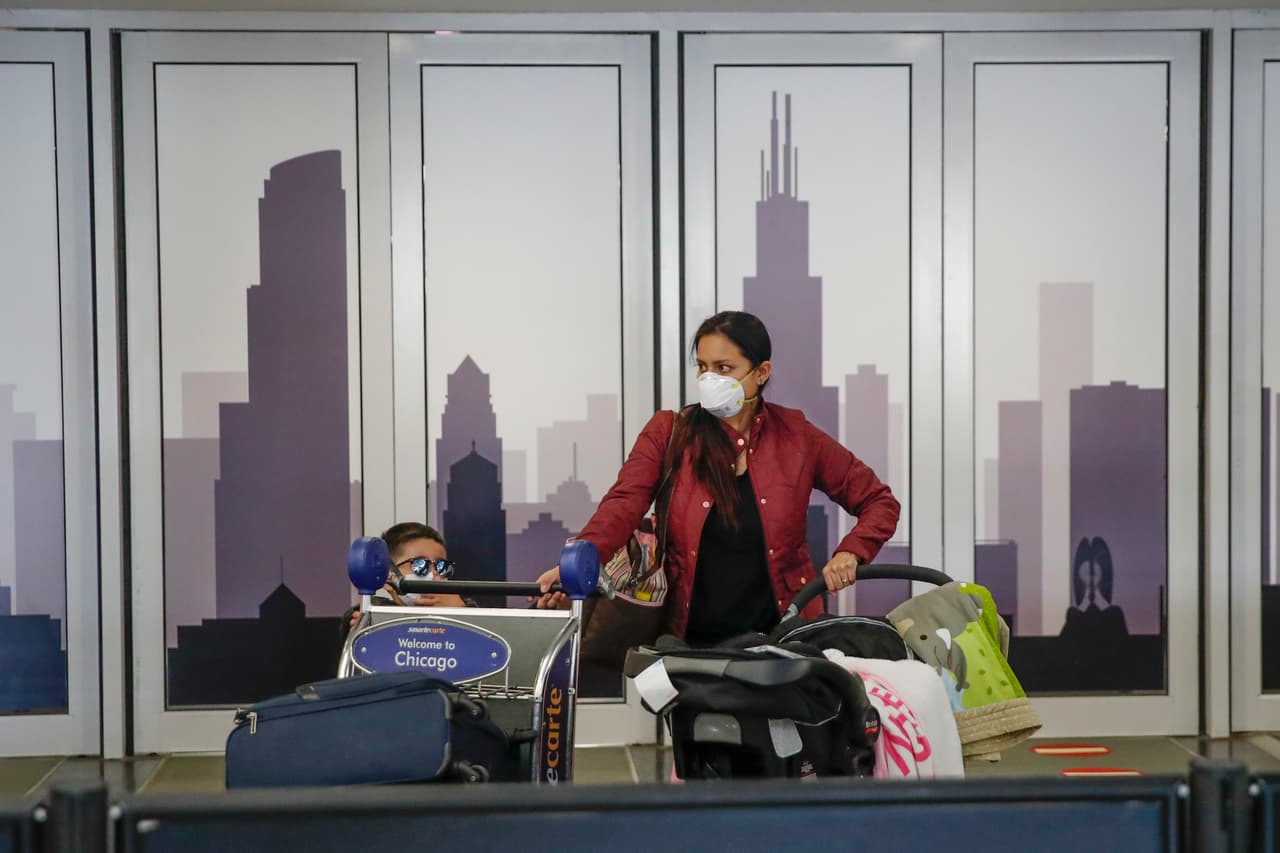 <b>Puesto 6: Aeropuerto Internacional O'Hare de Chicago, Illinois:</b> Tuvo un tráfico de 84.6 millones de pasajeros en 2019, pero cayó un 57,6% en el primer semestre de 2020. La organización que realiza este informe confía que el final de las restricciones de viajes y un enfoque global en la realización de pruebas de coronavirus será clave en la recuperación de la industria.