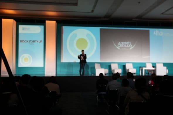 Esa es una de las grandes ventajas de trabajar con expertos de la mercadotecnia, que le dan el toque de negocio real a las ideas de cada emprendedor.