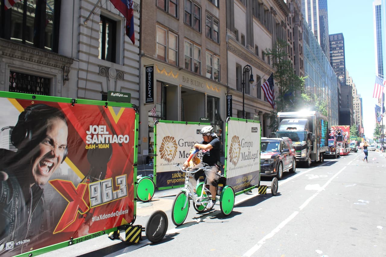 El orgullo boricua se hizo sentir en la quinta avenida en el Desfile Puertorriqueño de New York. Nuestra carroza la encendió Vico C y el Dream Team de DJs de La X.