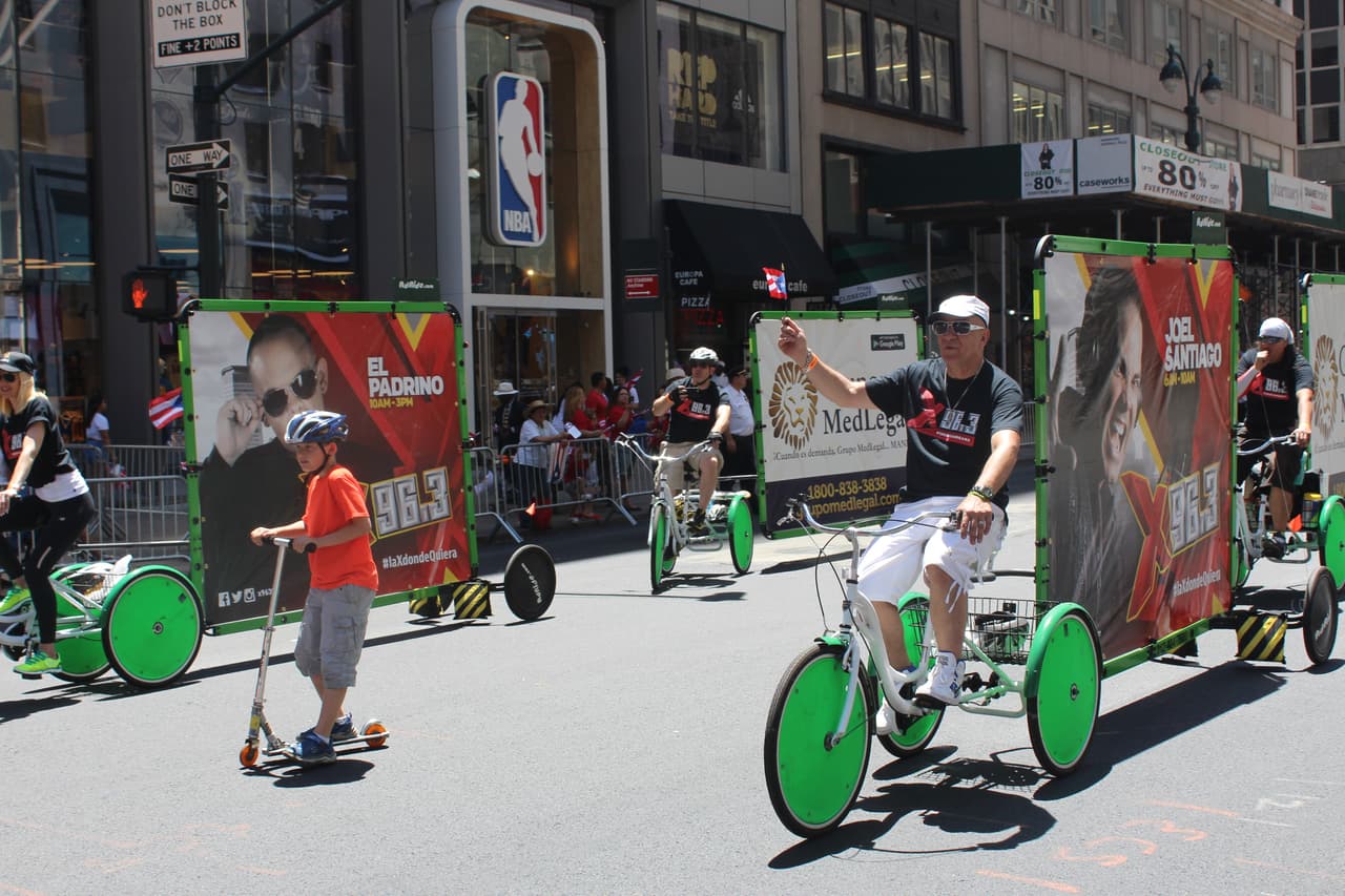 El orgullo boricua se hizo sentir en la quinta avenida en el Desfile Puertorriqueño de New York. Nuestra carroza la encendió Vico C y el Dream Team de DJs de La X.