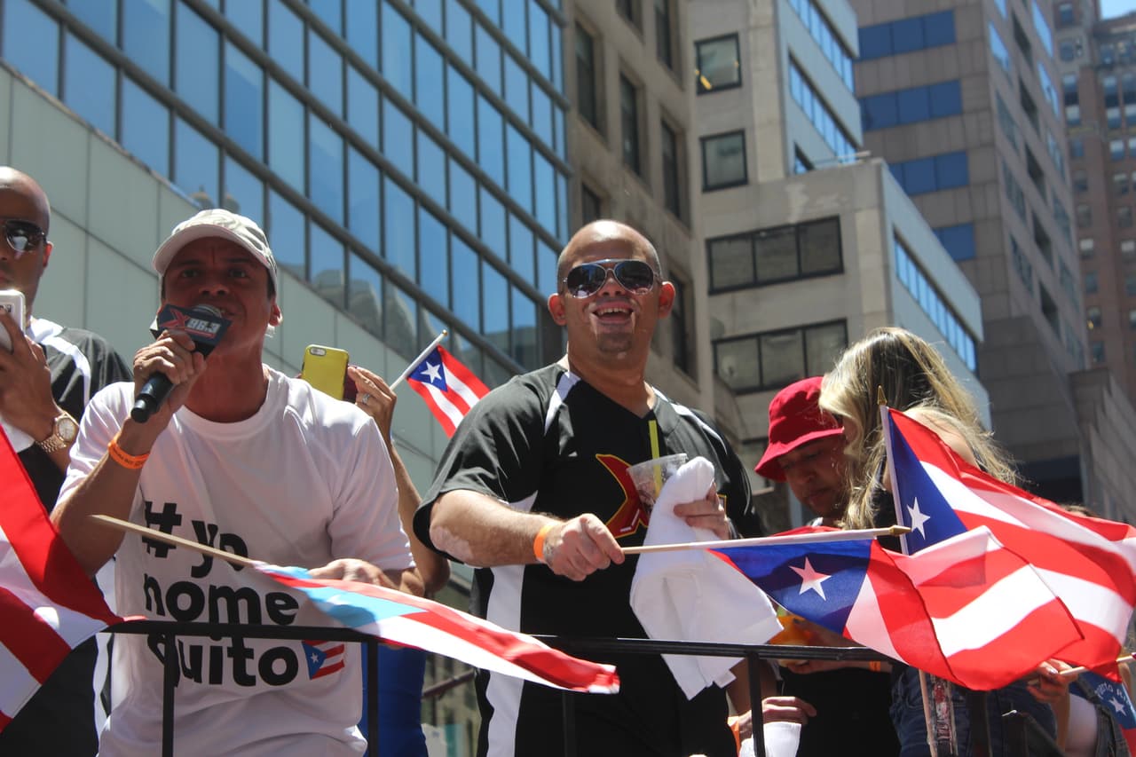 El orgullo boricua se hizo sentir en la quinta avenida en el Desfile Puertorriqueño de New York. Nuestra carroza la encendió Vico C y el Dream Team de DJs de La X.