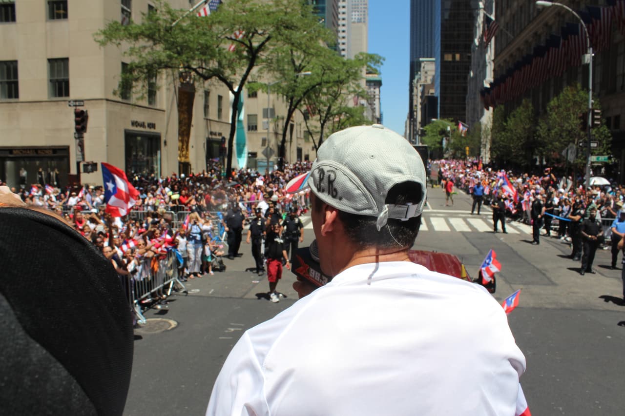 El orgullo boricua se hizo sentir en la quinta avenida en el Desfile Puertorriqueño de New York. Nuestra carroza la encendió Vico C y el Dream Team de DJs de La X.
