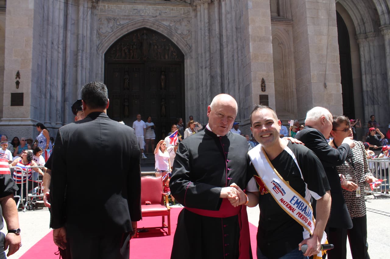 El orgullo boricua se hizo sentir en la quinta avenida en el Desfile Puertorriqueño de New York. Nuestra carroza la encendió Vico C y el Dream Team de DJs de La X.