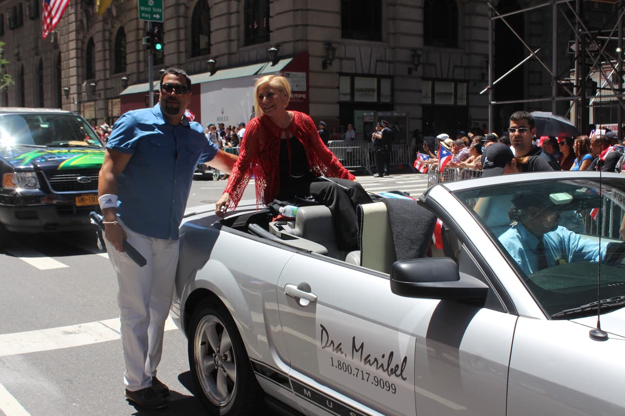 El orgullo boricua se hizo sentir en la quinta avenida en el Desfile Puertorriqueño de New York. Nuestra carroza la encendió Vico C y el Dream Team de DJs de La X.