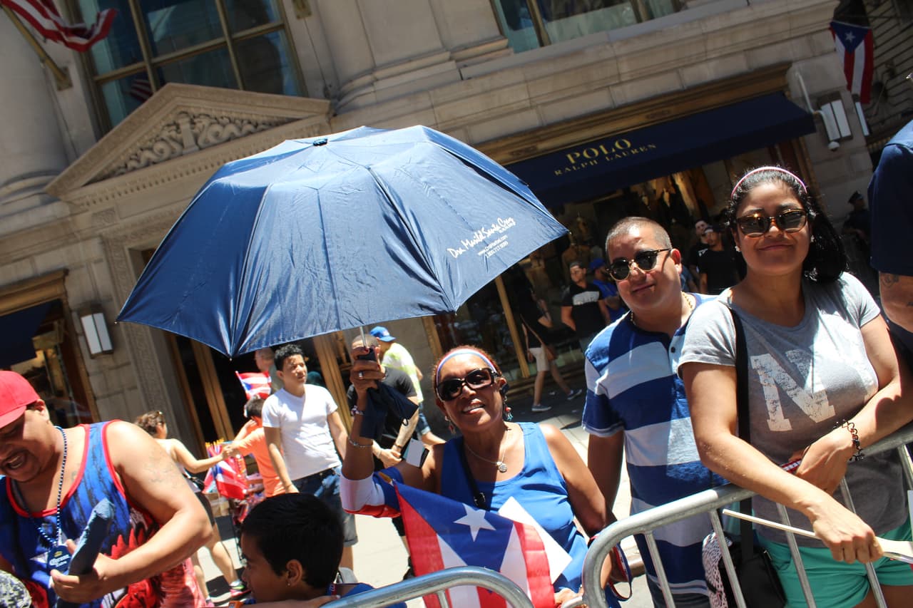 El orgullo boricua se hizo sentir en la quinta avenida en el Desfile Puertorriqueño de New York. Nuestra carroza la encendió Vico C y el Dream Team de DJs de La X.