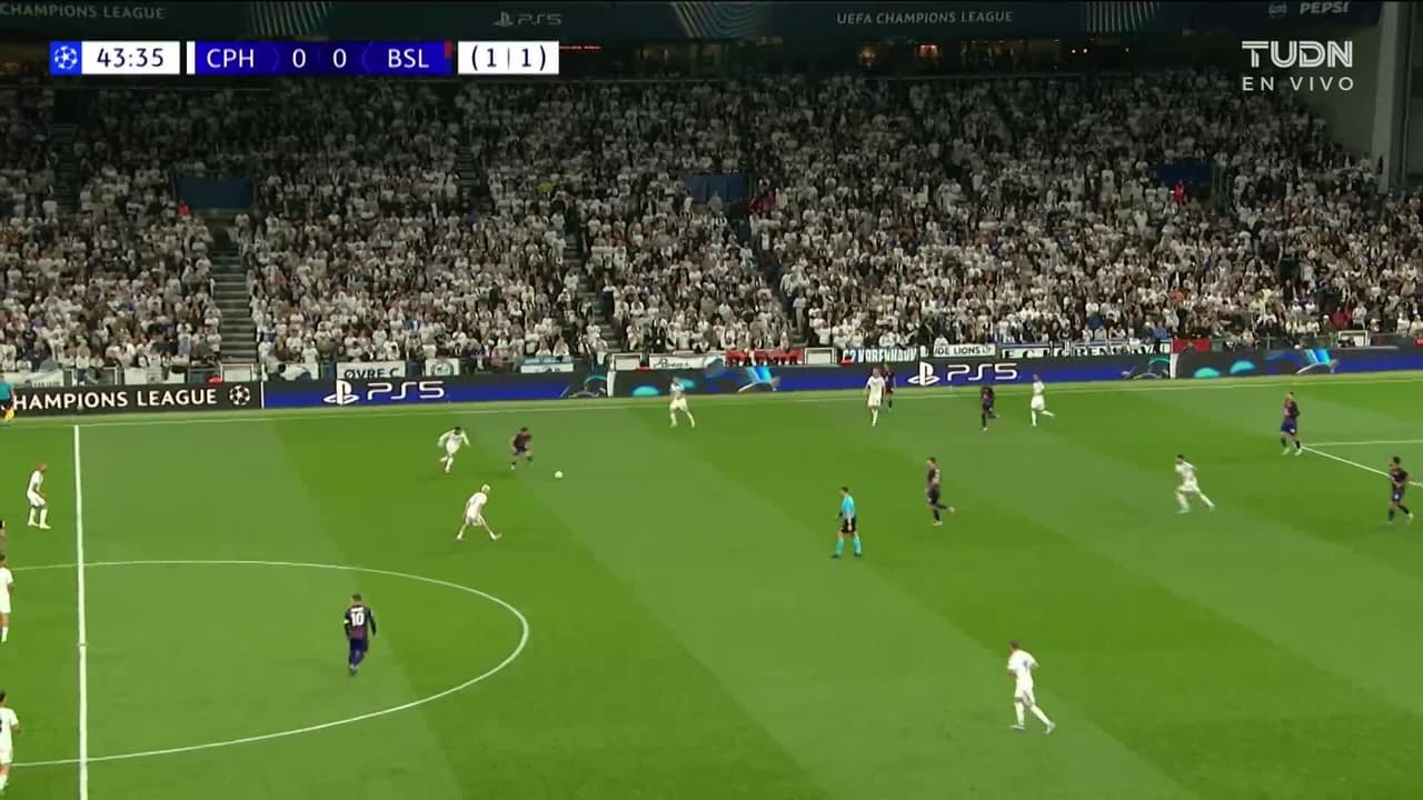 ¡TIRO ATAJADO! disparo por Moritz Broschinski.