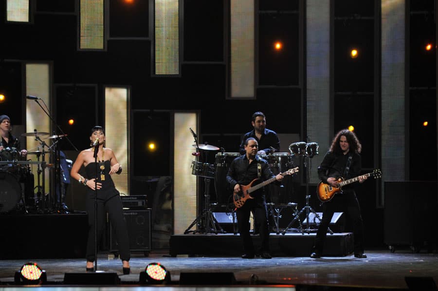 Nelly Furtado
<br>Año: 2010
<br>La canadiense interpretó su éxito de ese momento, 'Manos al aire'.