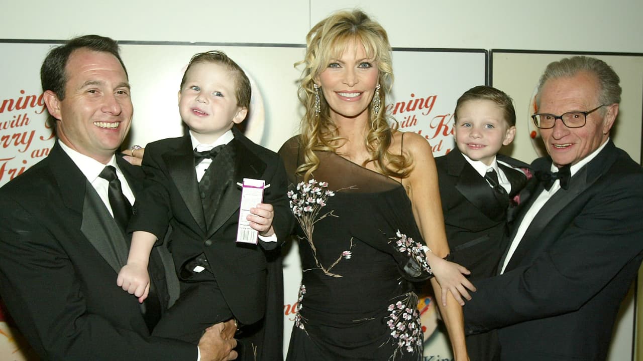 Larry King dejó 2 millones de dólares a sus hijos en un testamento que escribió a mano