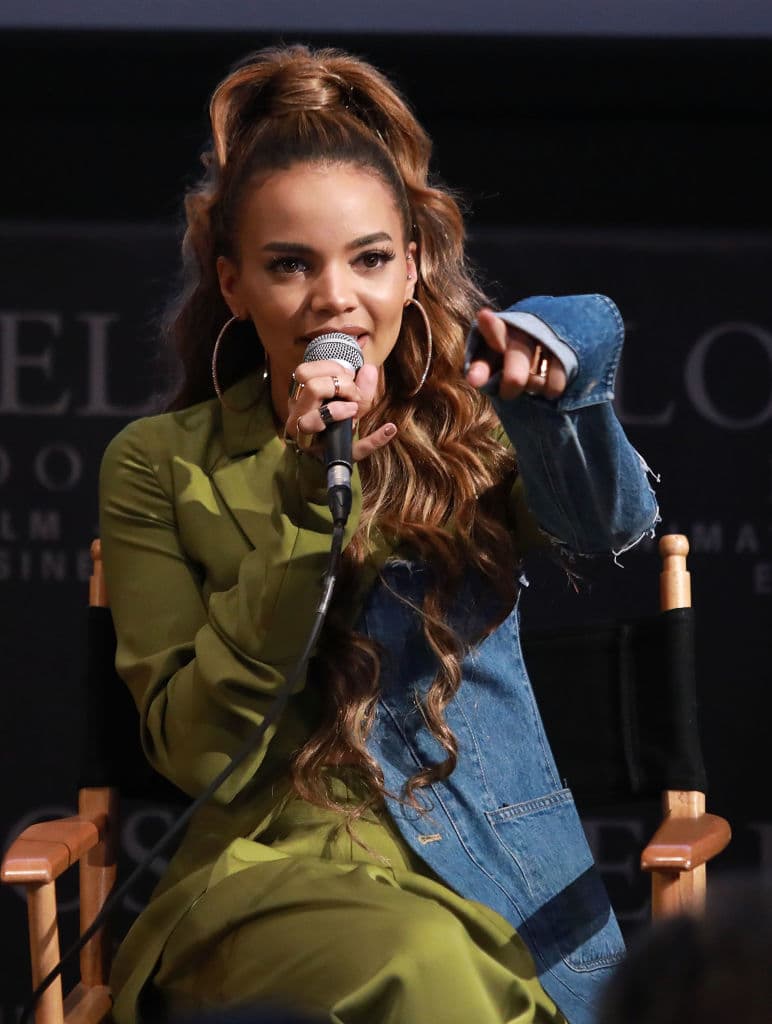 “Interpretar a Nina Rosario se pareció mucho a mi propia experiencia personal. Y luego llegar a interpretar a un papel como el de Nina con gente que se siente como familia, que se volvió mi familia y que es brillante, eso no ocurre todos los días. Me siento y me sentí todos los días muy bendecida”, agregó Grace.
<br>