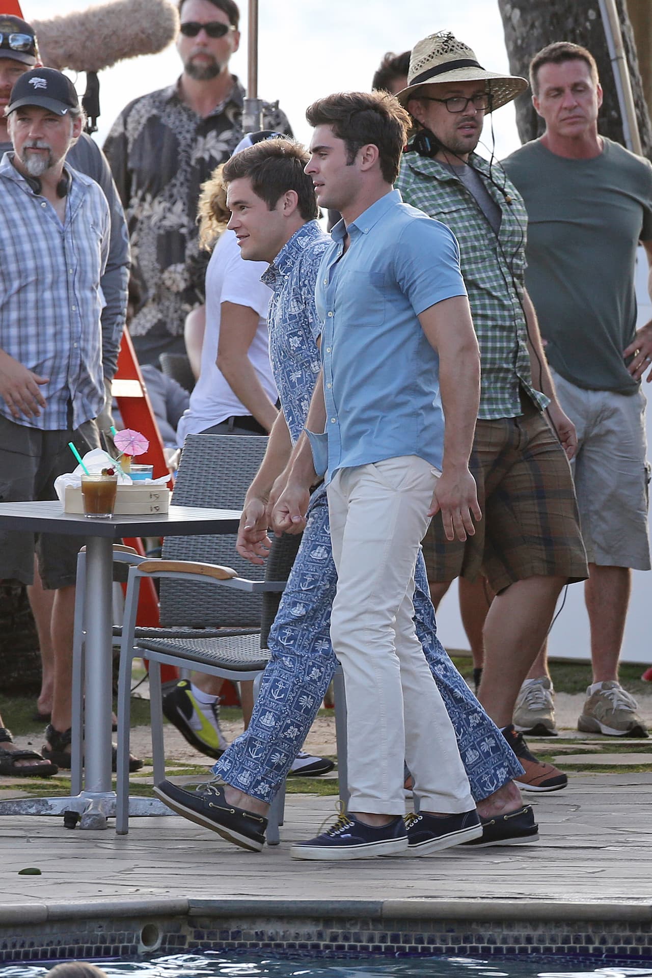 El pobre Zac, ¡tuvo que hacerlo una vez más!