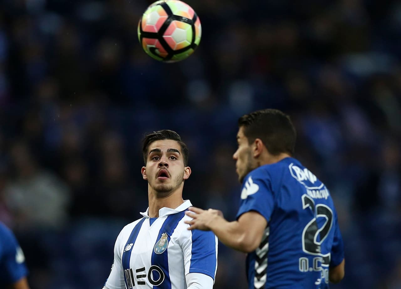 Sin embargo, la ventaja de goles puede ser un factor que sea determinante en la lucha por el título contra Benfica y en el segundo tiempo el Porto mantuvo el pie sobre el acelerador.