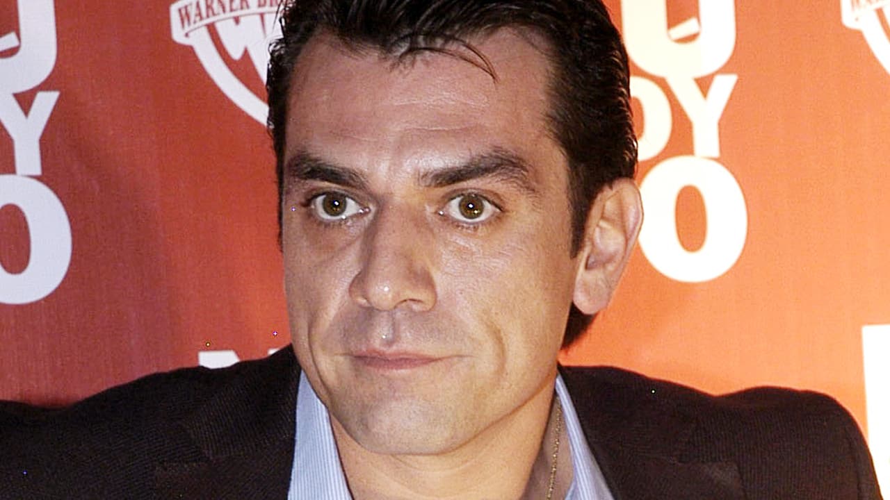 Jorge Salinas también actúa y canta y es su físico bastante similar al de Luis Aguilar.