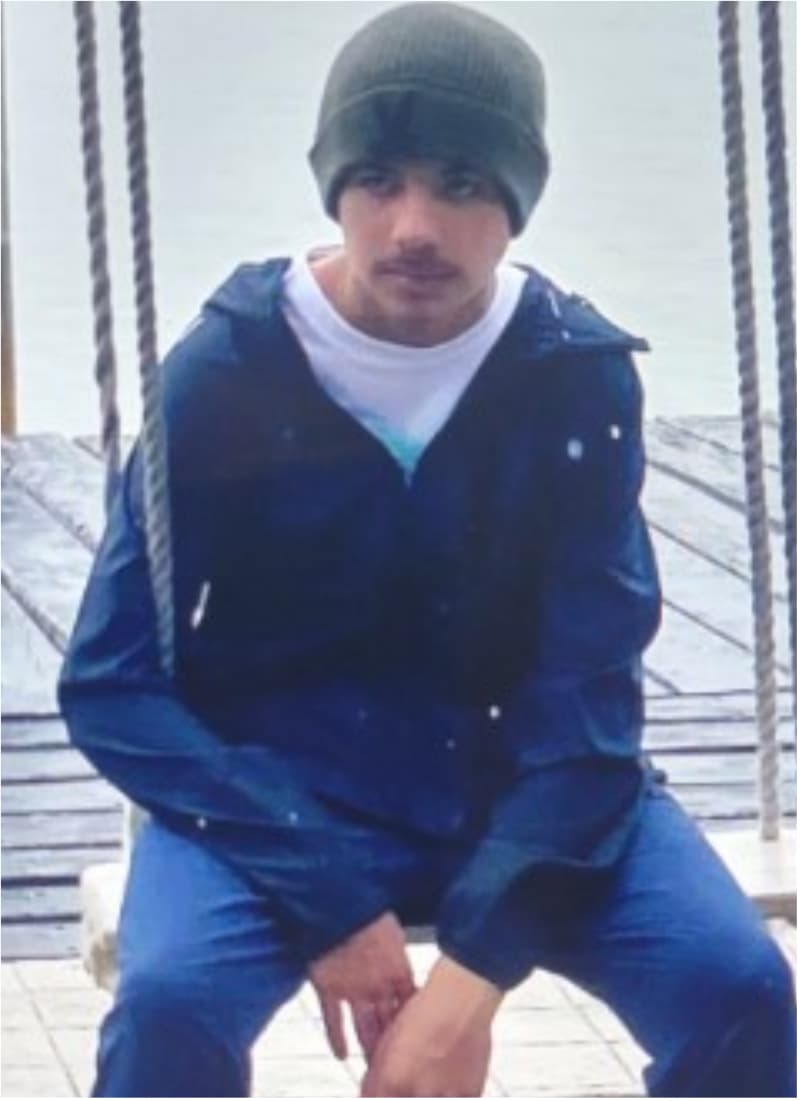 El sujeto conoció a la menor de edad en un juego en línea en donde la convenció de enviarle fotos explícitas.