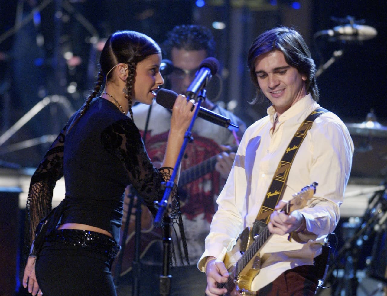 Nelly Furtado y Juanes pusieron a todos a cantar con el tema 'A Dios le Pido' en 2002.