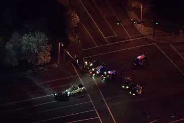 Un sospechoso está bajo custodia luego de protagonizar una peligrosa persecución vehicular que alcanzó velocidades de hasta 135 millas por hora.