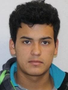 <h3 class="cms-H3-H3">Edwin Mejía </h3>
<br>
<br>Este ciudadano hondureño de 19 años 
<a href="https://www.ice.gov/most-wanted/mejia-edwin" target="_blank">es buscado por homicidio en vehículos motorizados</a> en 2016 y tuvo su último domicilio conocido en Omaha, Nebraska. 
<br>
<br>Mejía entró ilegalmente a los EEUU en 2013. 
<br>
<br>