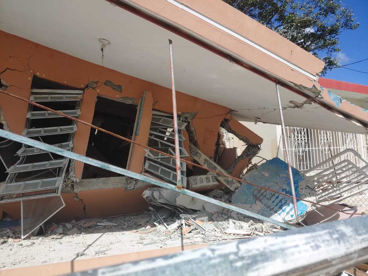 Tras la emergencia, las organizaciones sin fines de lucro llegaron al sur para ofrecer ayuda.