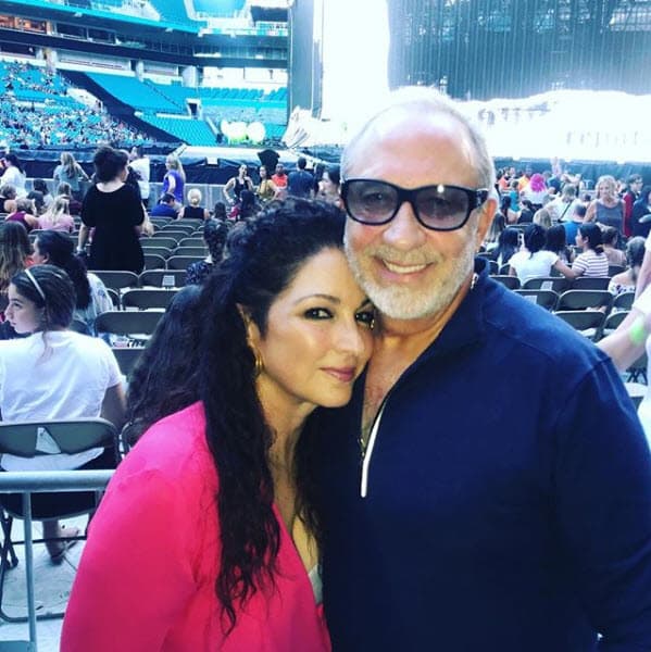 Por eso la Flaca les dedicó un lindo mensaje en Instagram: "Feliz Aniversario de bodas número 40 Gloria Estefan y Emilio Estefan Jr. ¡Qué viva el amor! ¡Son el mejor ejemplo a seguir y que cumplan muchos más!".