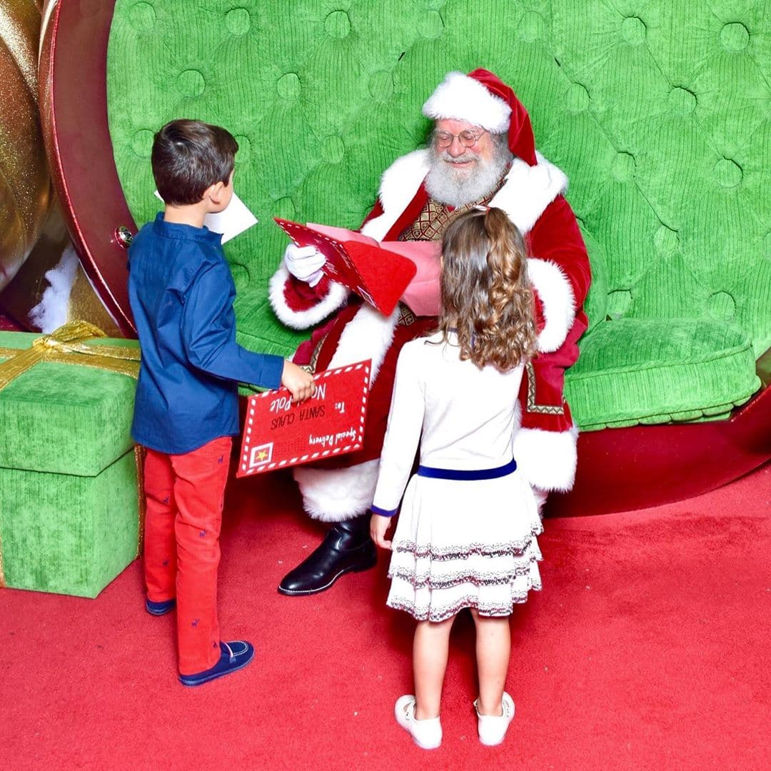 Cada año, Bruce y Alana entregan sus cartitas a Santa Claus y este 2019 no fue la excepción.
